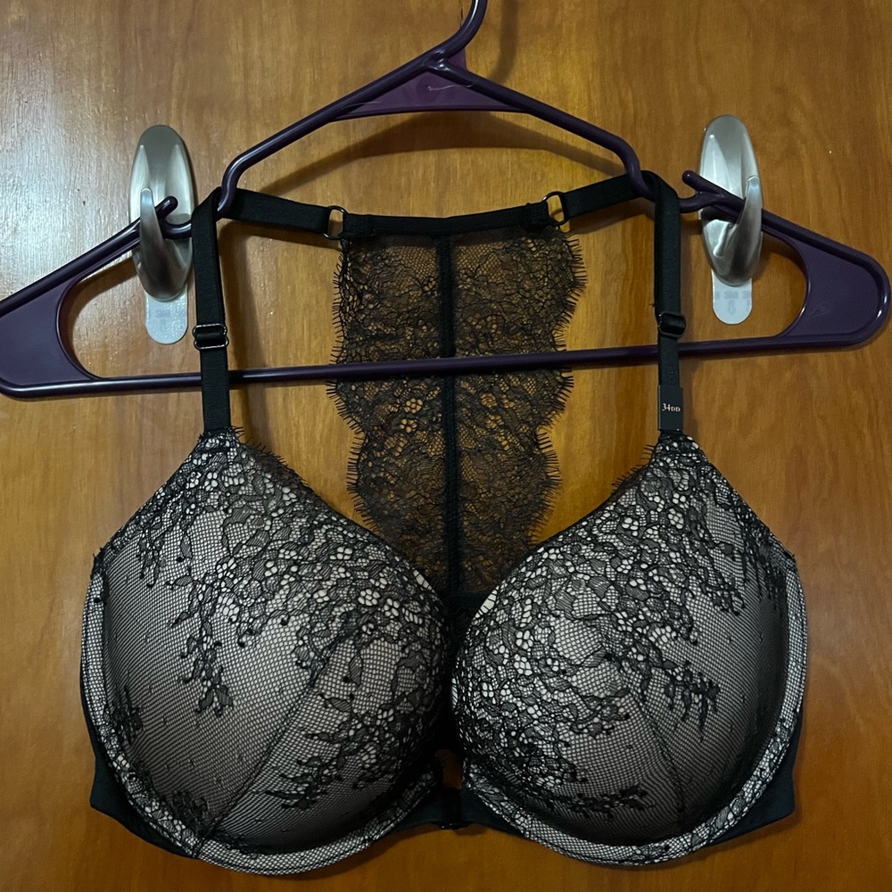 NWT, 34DD, Victoria’s Secret, Very Sexy Push-up bra, black lace, front closure
